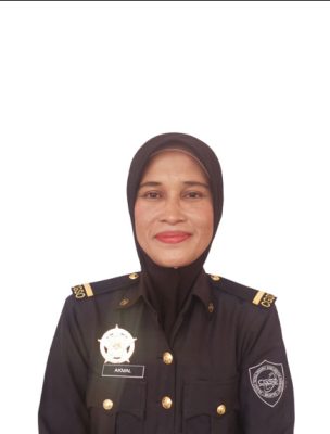 Akmal binti Ghomat